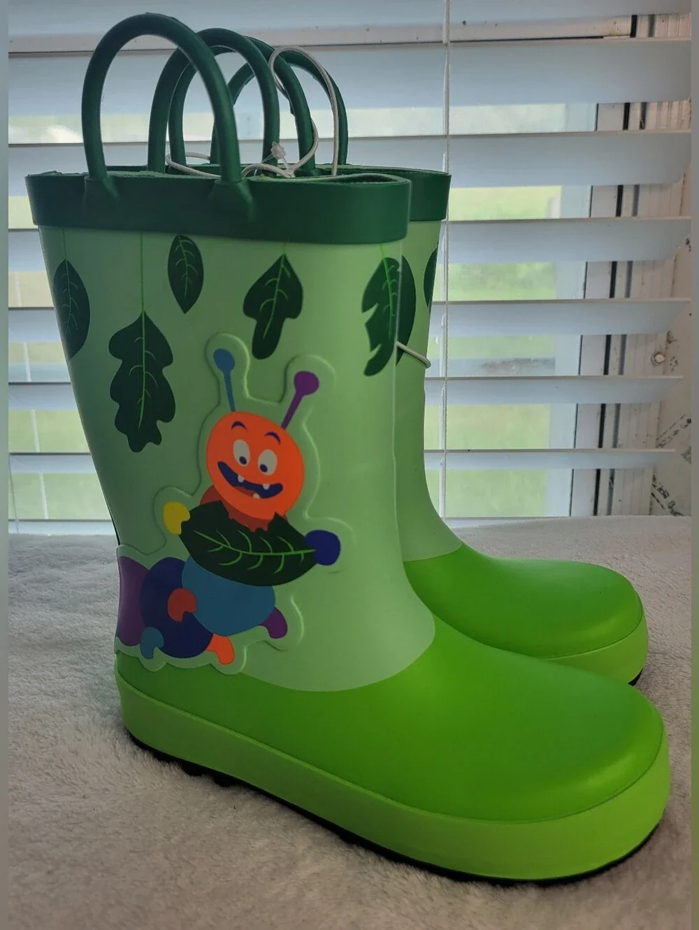 New Cat & Jack Green Leaf Caterpillar Rain Boots Handles Splash Muddy Puddle 11